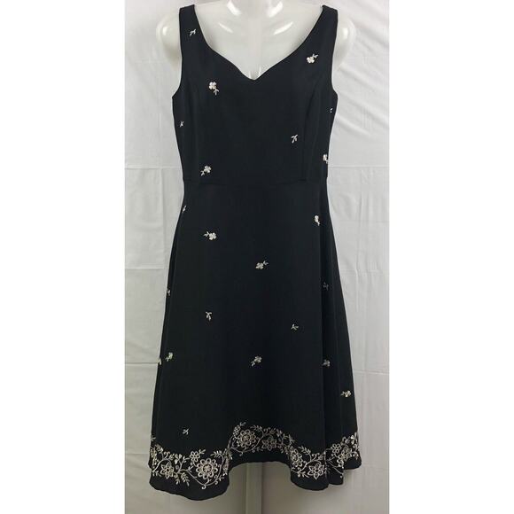 Paraphrase Dress Women 4 Black Floral Flare Dress Fully Lined Embroidered - Picture 10 of 12